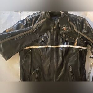 Harley Davidson Ladies 2XL Leather Jacket NWT